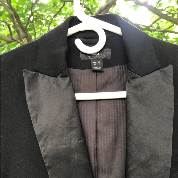 Black H&M Tuxedo Jacket w/ Satiny Lapels - Picture 2 of 9